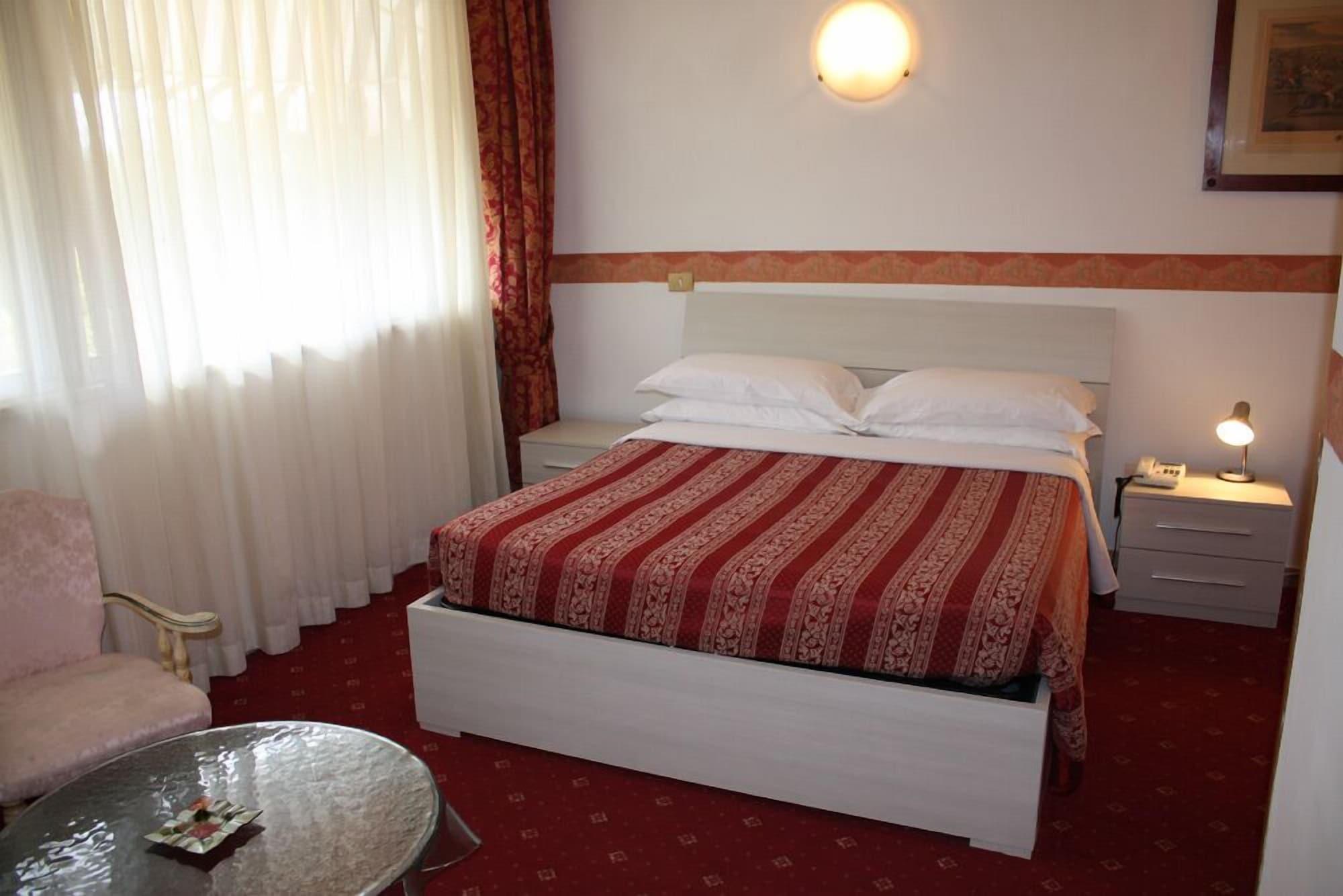 Hotel Giulietta E Romeo Casal Palocco Eksteriør billede