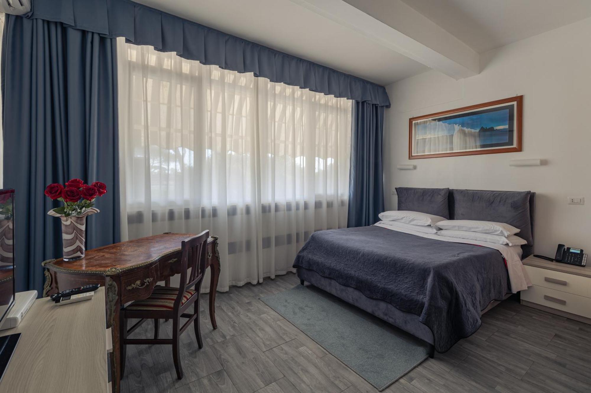 Hotel Giulietta E Romeo Casal Palocco Eksteriør billede