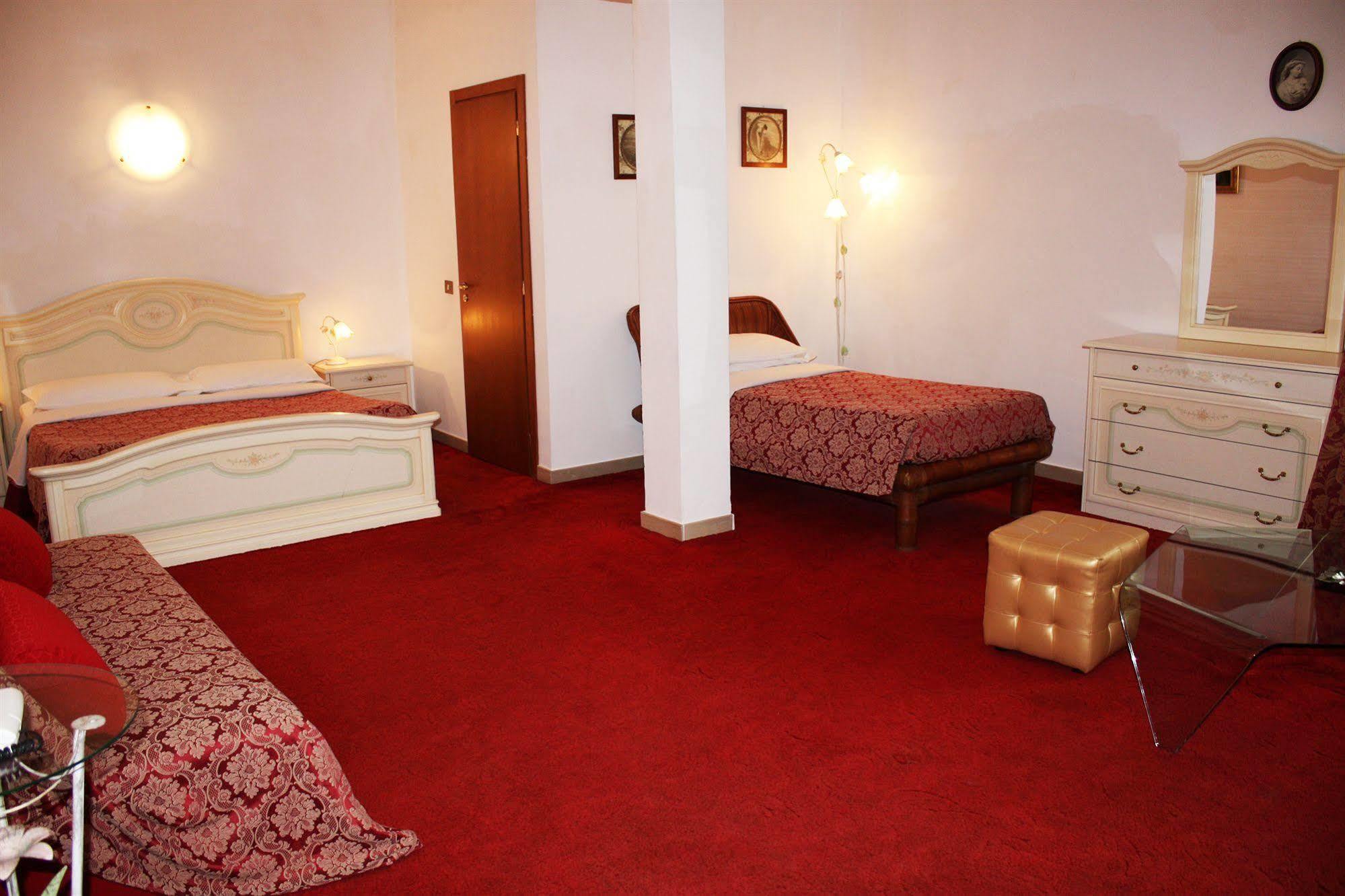 Hotel Giulietta E Romeo Casal Palocco Eksteriør billede